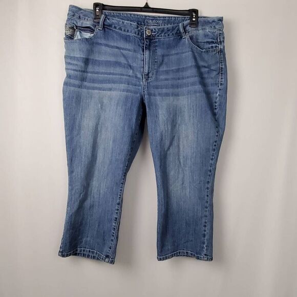 Maurices Size 22W Cropped jeans - Picture 1 of 6